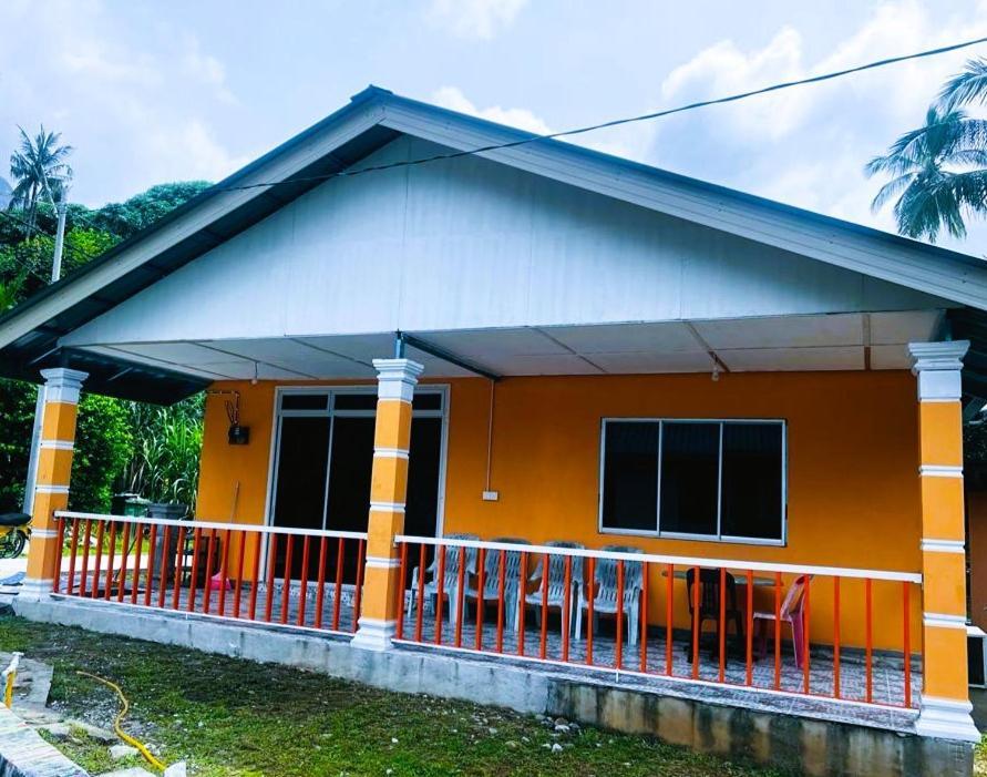 Mukut Coral Chalet Kampong Mukut Εξωτερικό φωτογραφία