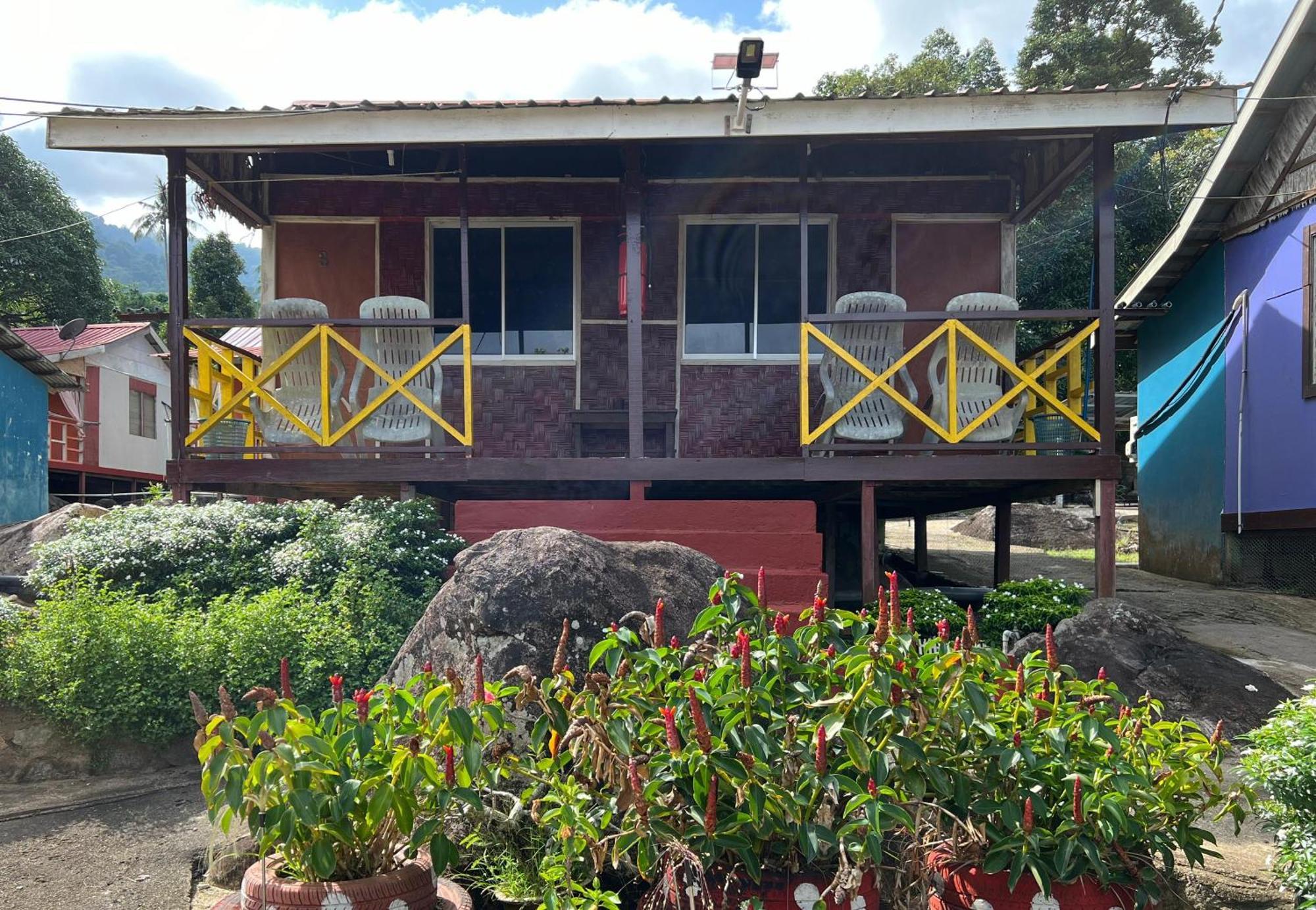 Mukut Coral Chalet Kampong Mukut Εξωτερικό φωτογραφία